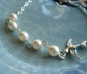 Hannah Birdie and Pearl Bridesmaid Wedding Bracelet