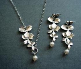 Penelope Orchid Necklace and Earrings Set